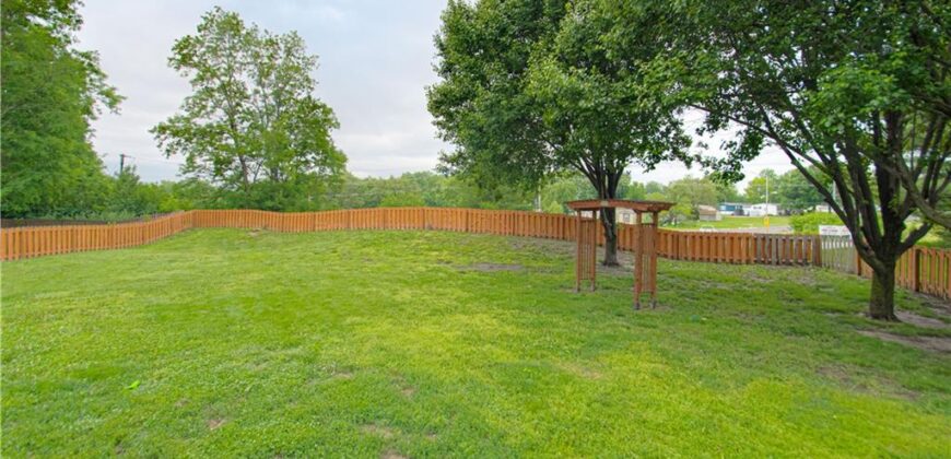 10820 N Kentucky Court, Kansas City, MO 64157