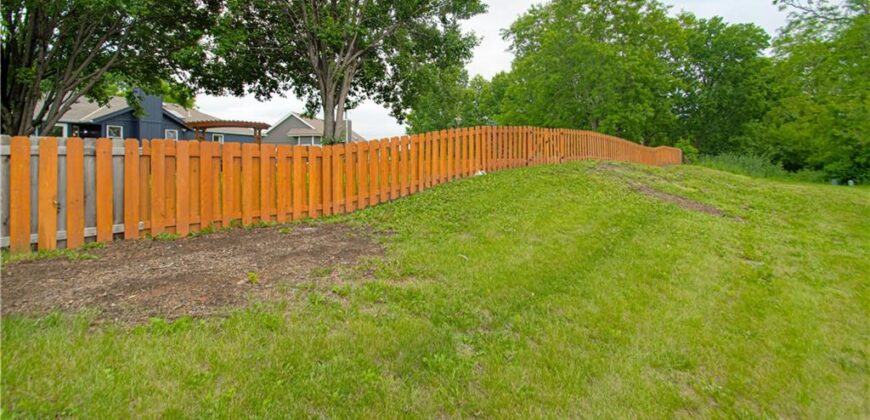 10820 N Kentucky Court, Kansas City, MO 64157