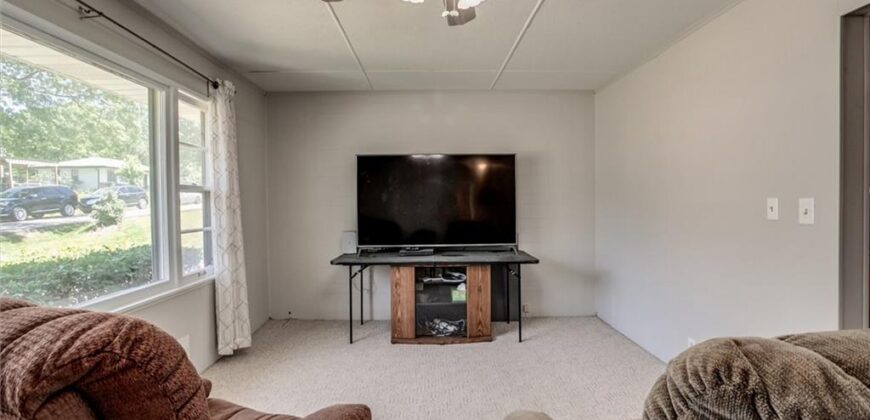 107 NE 72 nd Terrace, Gladstone, MO 64118
