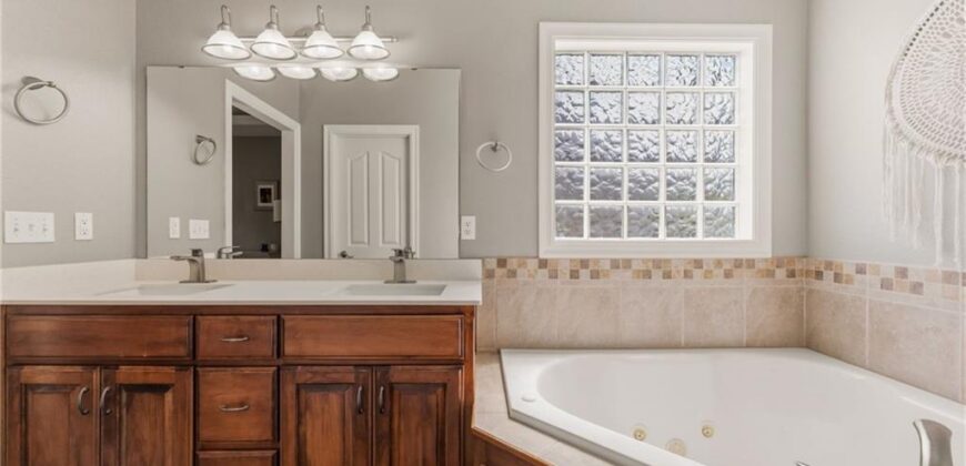 501 Briar Lane, Kearney, MO 64060