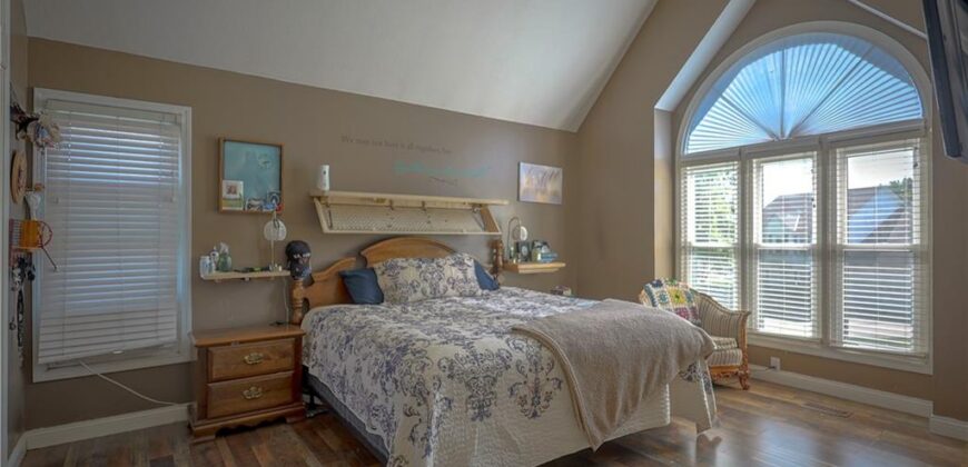 1437 Coventry Lane, Liberty, MO 64068