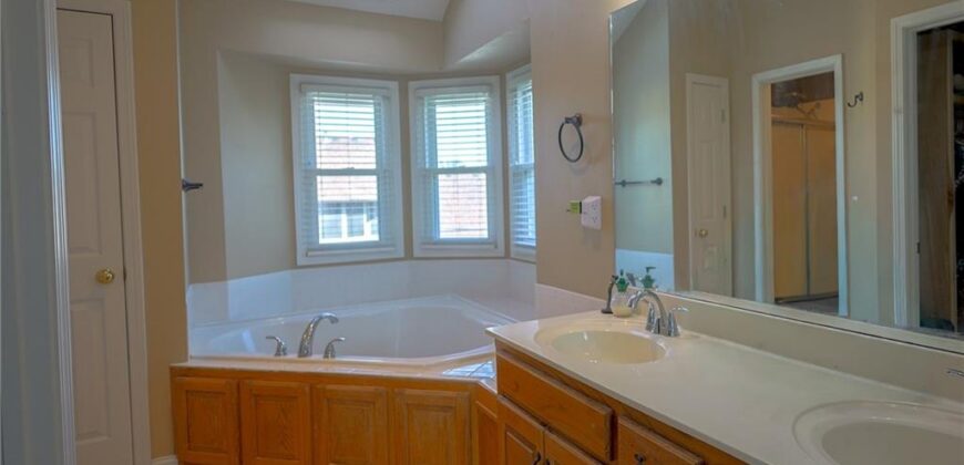 1437 Coventry Lane, Liberty, MO 64068