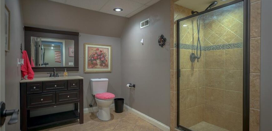 1437 Coventry Lane, Liberty, MO 64068
