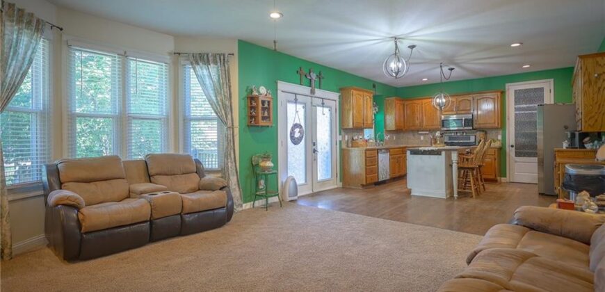 1437 Coventry Lane, Liberty, MO 64068