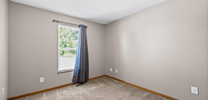1904 Quail Ridge Drive, Liberty, MO 64068