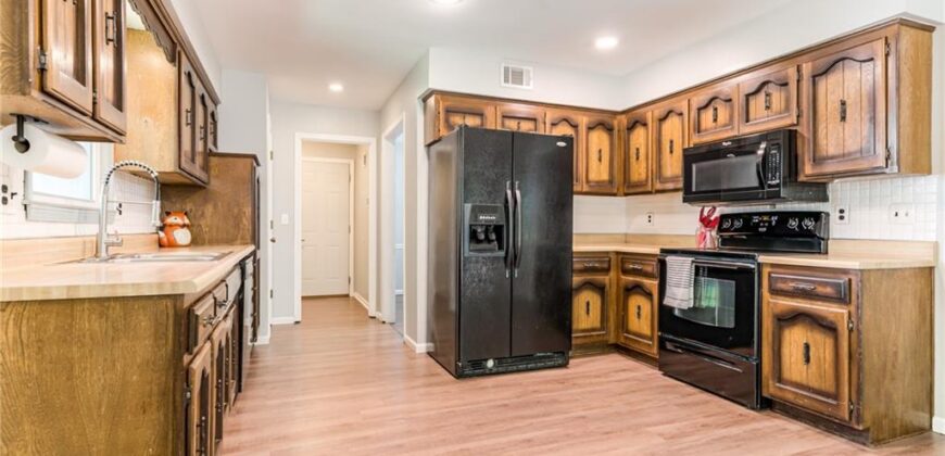 600 NW 66th Street, Kansas City, MO 64118