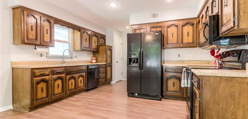 600 NW 66th Street, Kansas City, MO 64118