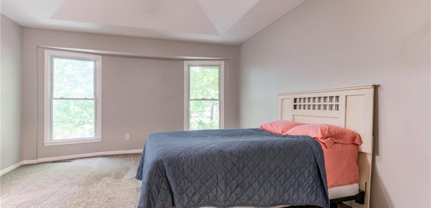 600 NW 66th Street, Kansas City, MO 64118