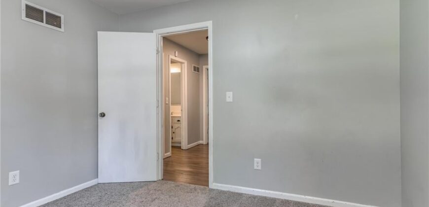 600 NW 66th Street, Kansas City, MO 64118