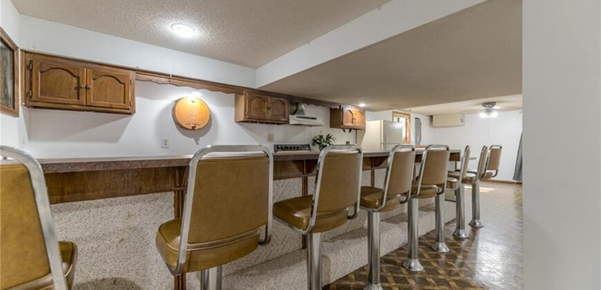 600 NW 66th Street, Kansas City, MO 64118