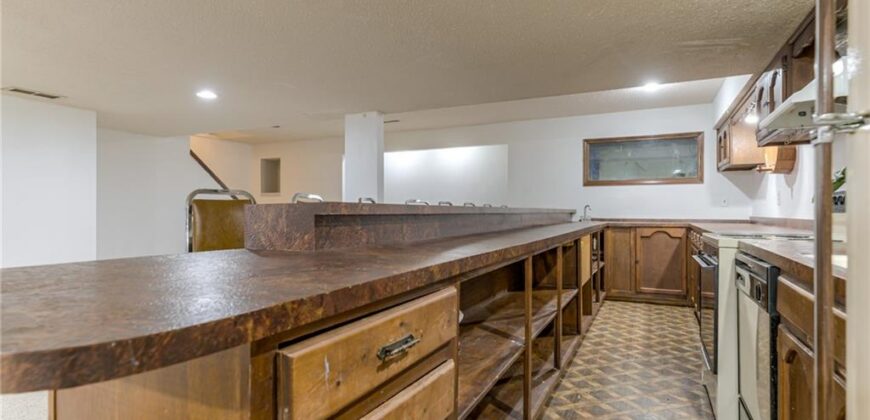 600 NW 66th Street, Kansas City, MO 64118
