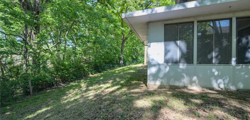 600 NW 66th Street, Kansas City, MO 64118