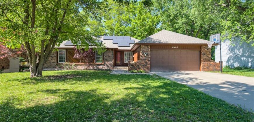 600 NW 66th Street, Kansas City, MO 64118