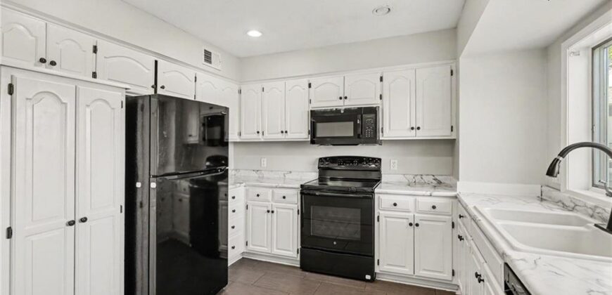 105 Sixth Street, Smithville, MO 64089