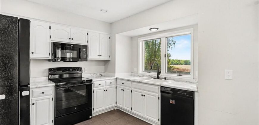 105 Sixth Street, Smithville, MO 64089