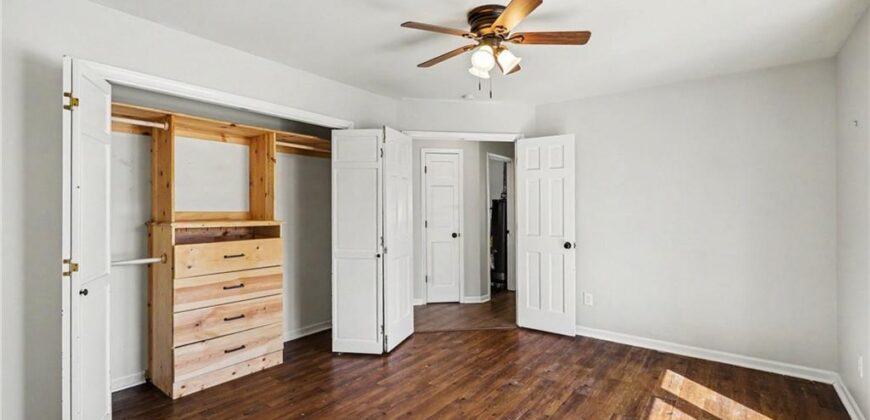 105 Sixth Street, Smithville, MO 64089