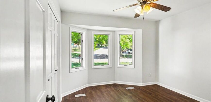 105 Sixth Street, Smithville, MO 64089