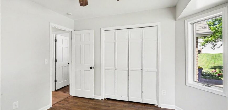 105 Sixth Street, Smithville, MO 64089
