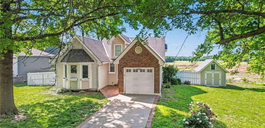 105 Sixth Street, Smithville, MO 64089