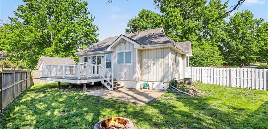 105 Sixth Street, Smithville, MO 64089