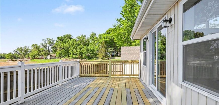 105 Sixth Street, Smithville, MO 64089