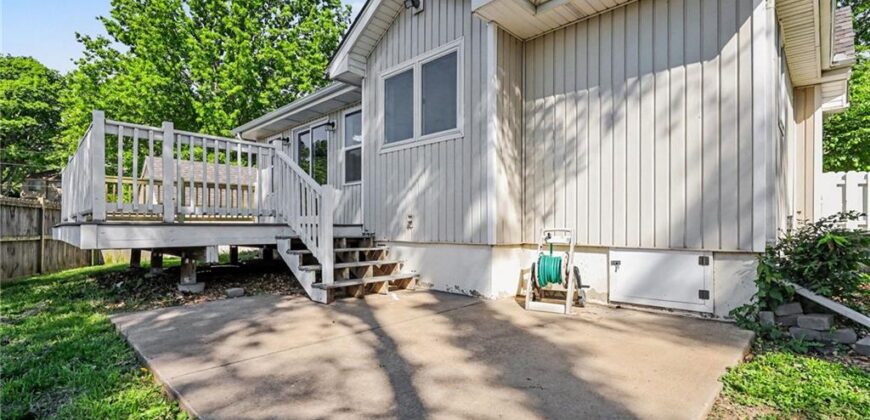 105 Sixth Street, Smithville, MO 64089