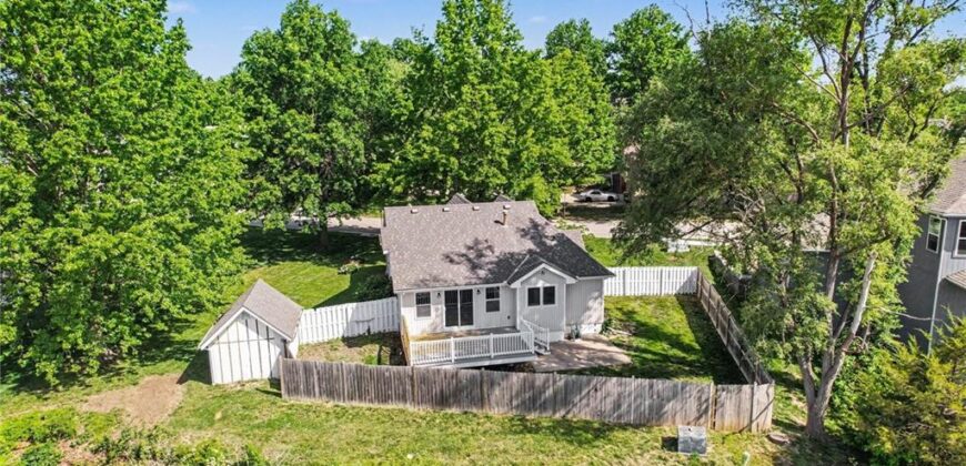 105 Sixth Street, Smithville, MO 64089