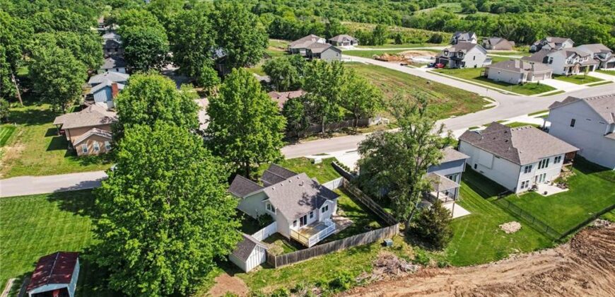 105 Sixth Street, Smithville, MO 64089