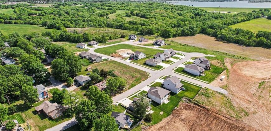 105 Sixth Street, Smithville, MO 64089