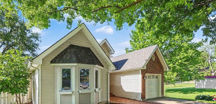 105 Sixth Street, Smithville, MO 64089