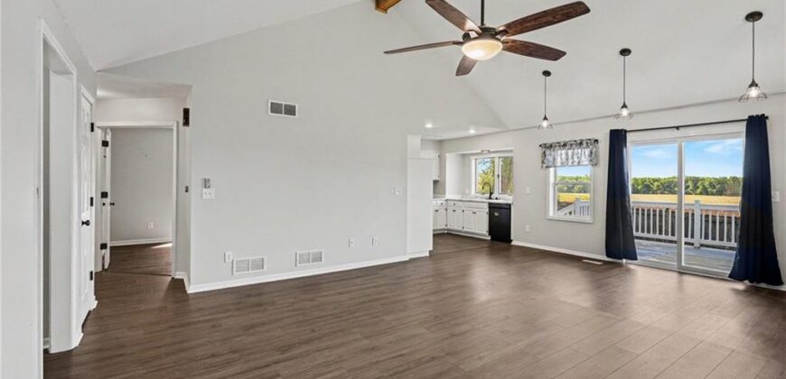 105 Sixth Street, Smithville, MO 64089