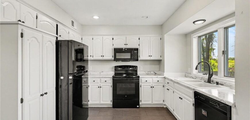 105 Sixth Street, Smithville, MO 64089