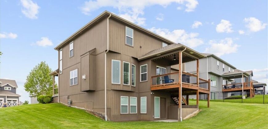 10000 N Richmond Avenue, Kansas City, MO 64157