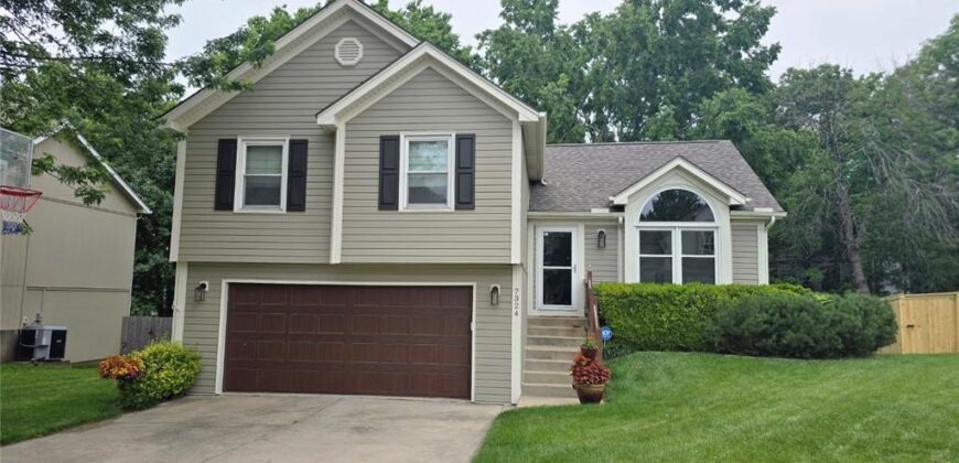 7324 N Richmond Avenue, Kansas City, MO 64158