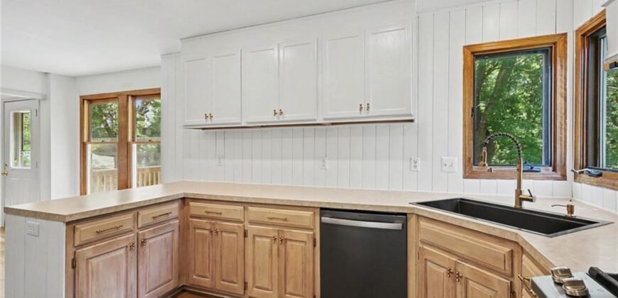 7106 N Holly Court, Kansas City, MO 64118