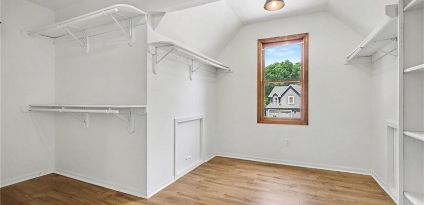 7106 N Holly Court, Kansas City, MO 64118