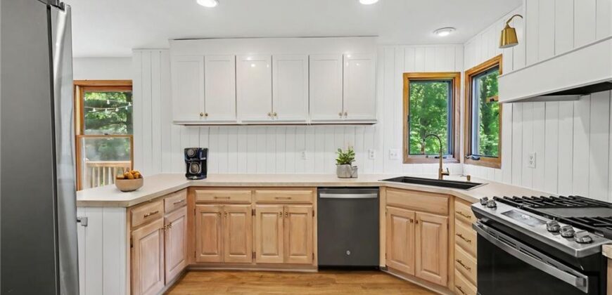 7106 N Holly Court, Kansas City, MO 64118