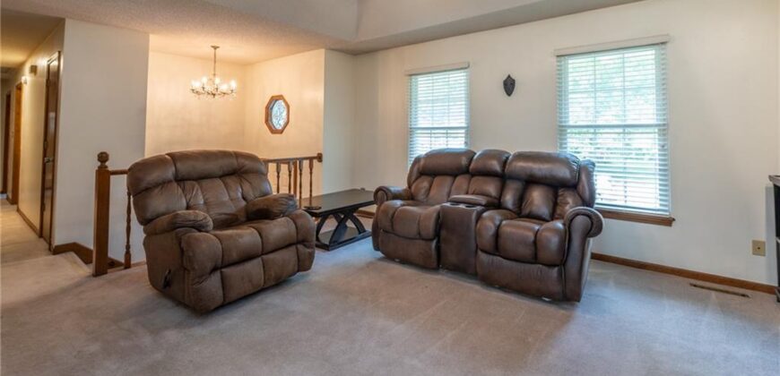 6814 N Liberty Street, Kansas City, MO 64118