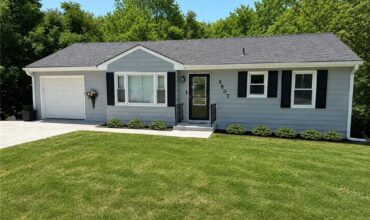 5807 N Flora Avenue, Gladstone, MO 64118