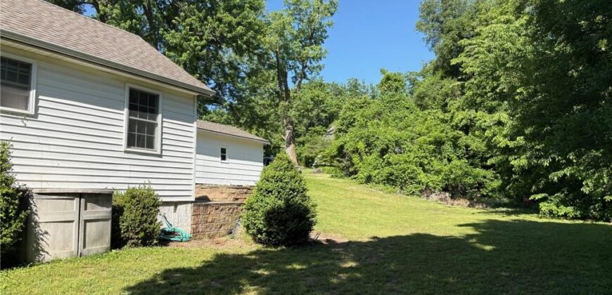 625 Summit Street, Weston, MO 64098