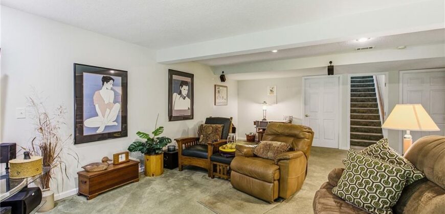8424 N Park Court, Kansas City, MO 64155