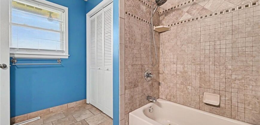 1104 3rd Street, Camden Point, MO 64018