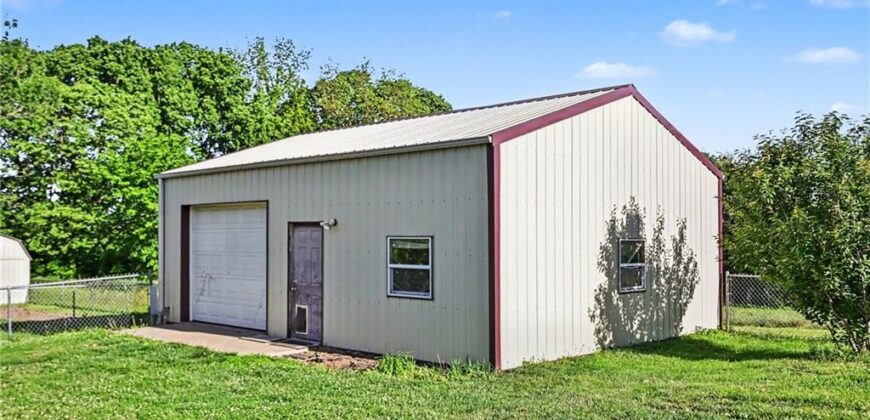 1104 3rd Street, Camden Point, MO 64018