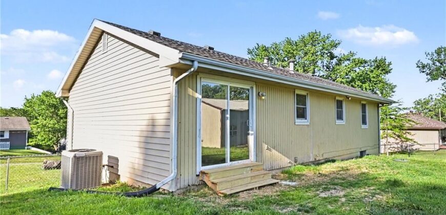1104 3rd Street, Camden Point, MO 64018