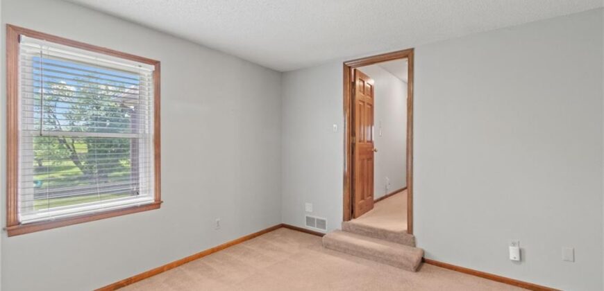6724 N Quincy Circle, Kansas City, MO 64119
