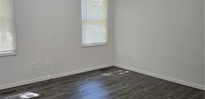 7408 N Lane Avenue, Kansas City, MO 64158