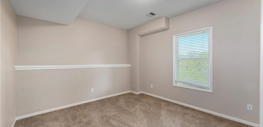 11915 N Holmes Court, Kansas City, MO 64155