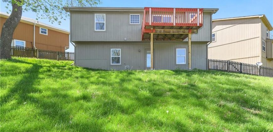 11915 N Holmes Court, Kansas City, MO 64155