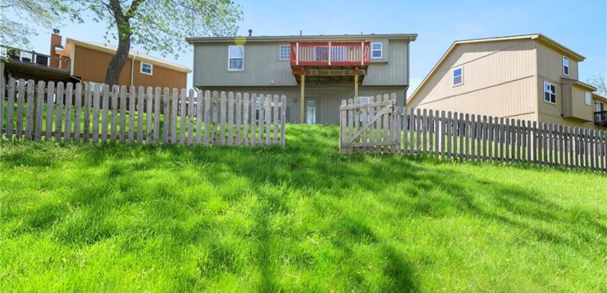 11915 N Holmes Court, Kansas City, MO 64155