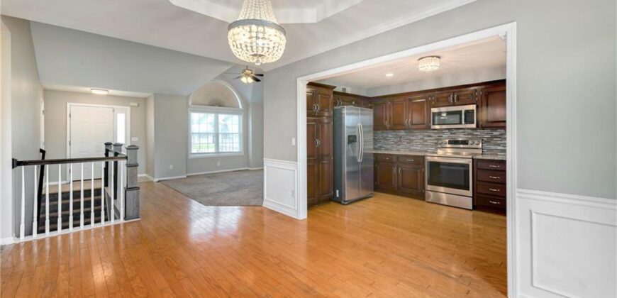 11915 N Holmes Court, Kansas City, MO 64155